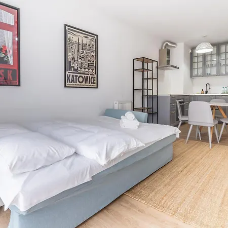 Park Slaski Charming By Bookinghost Apartamento